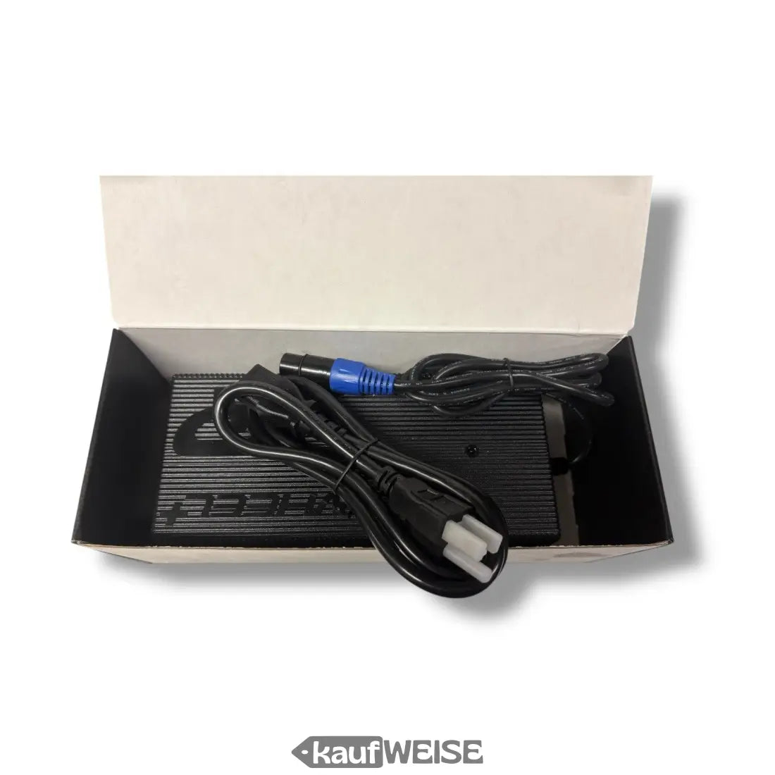 Original Onewheel XR Hypercharger mit schwarzem Kabel und Stecker