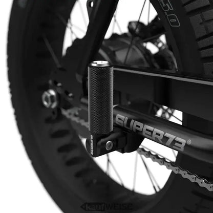 Schwarze Fahrradfußrasten mit strukturierter Oberfläche für Super73 Klappbare Fußrasten
